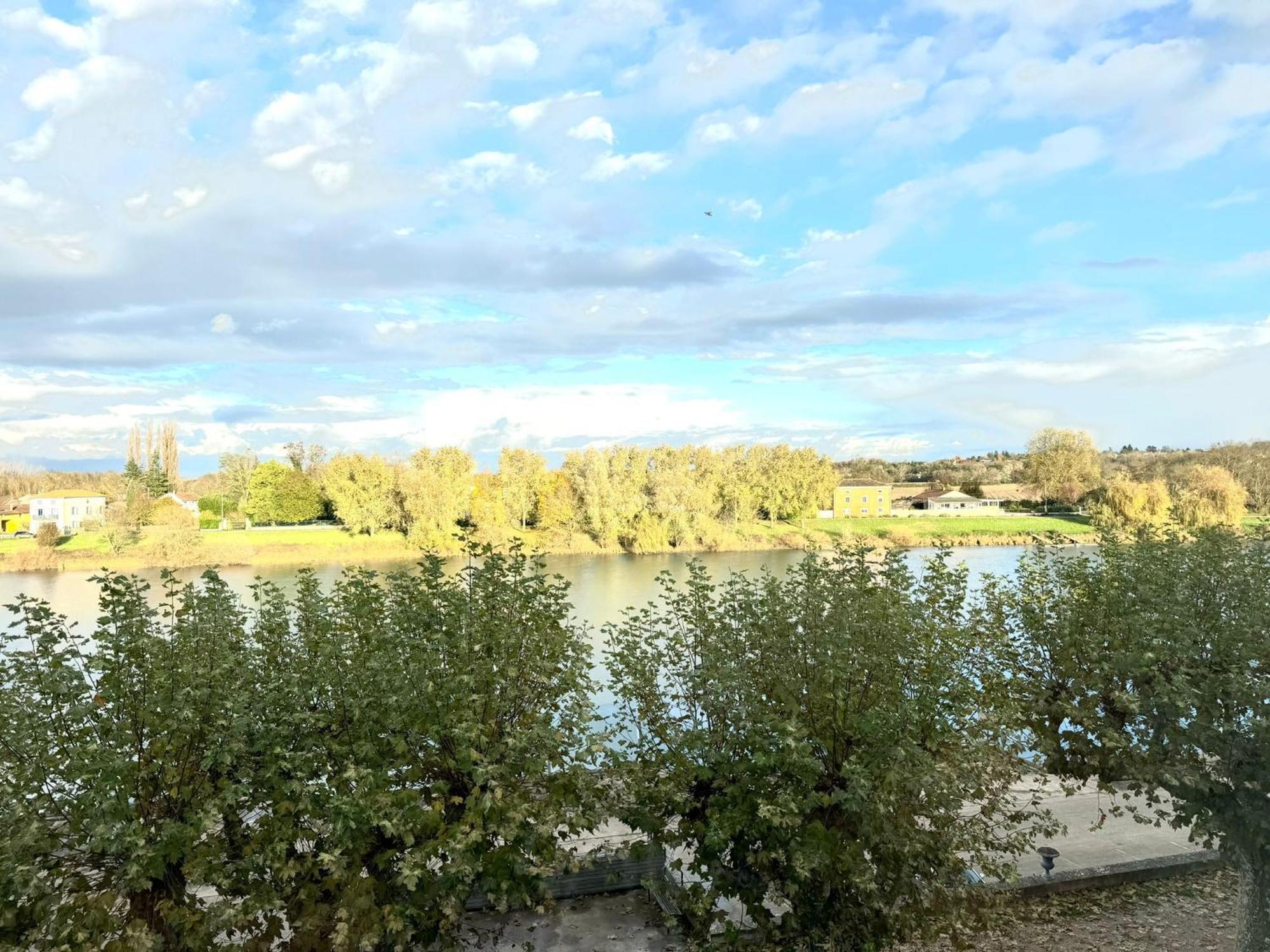 Appartement Quai Saone - By Primo C0Nciergerie Tournus Kültér fotó